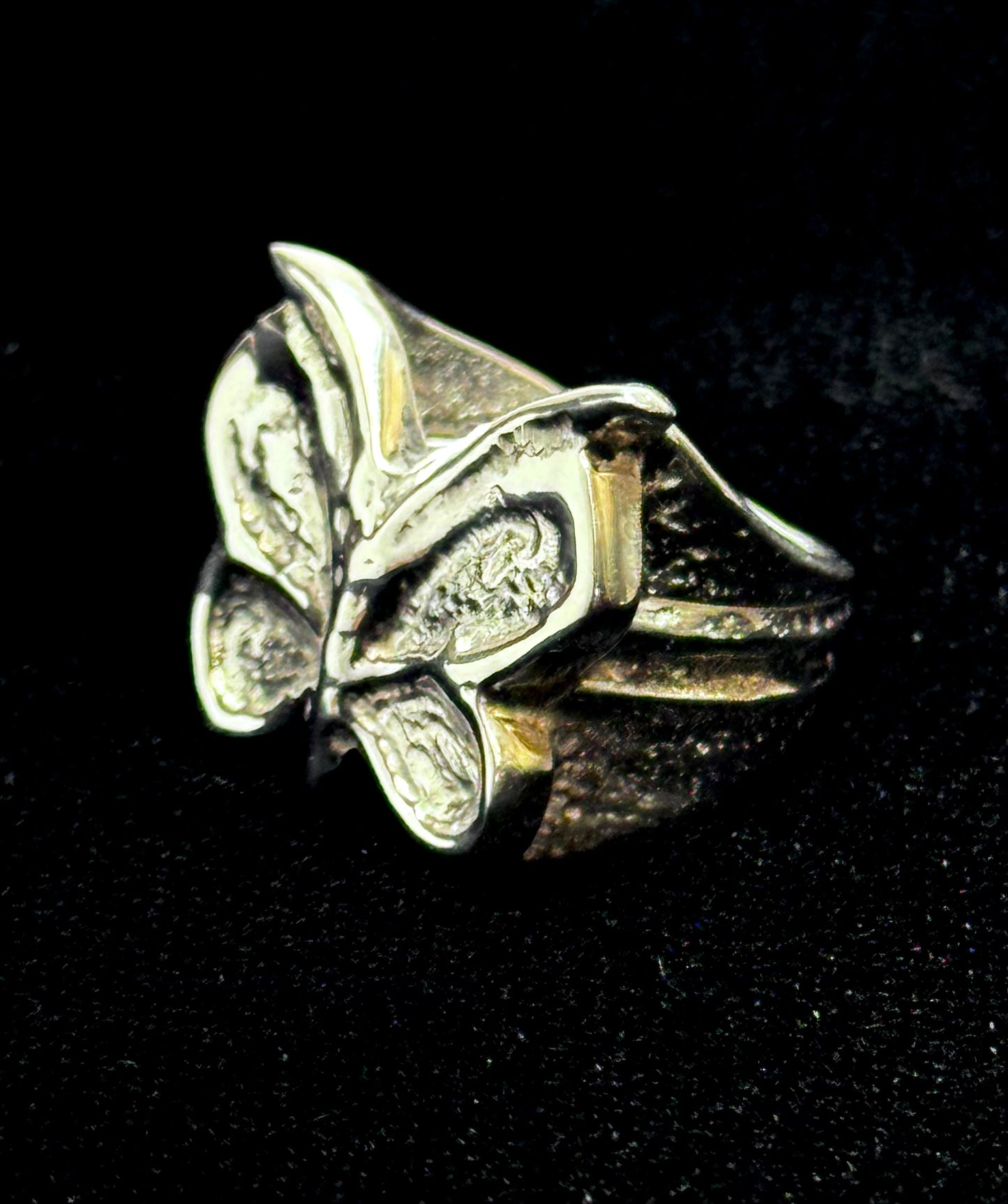 Butterfly ring