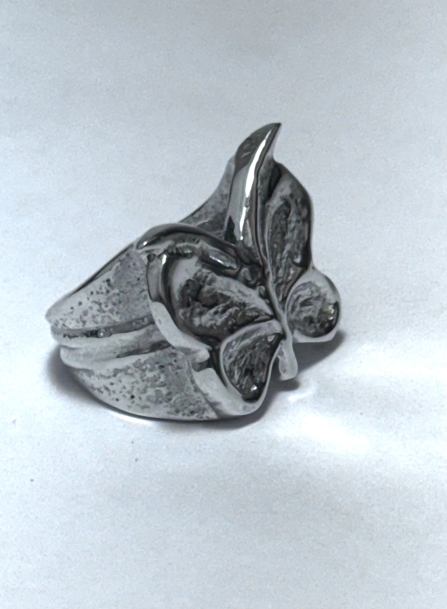 Butterfly ring