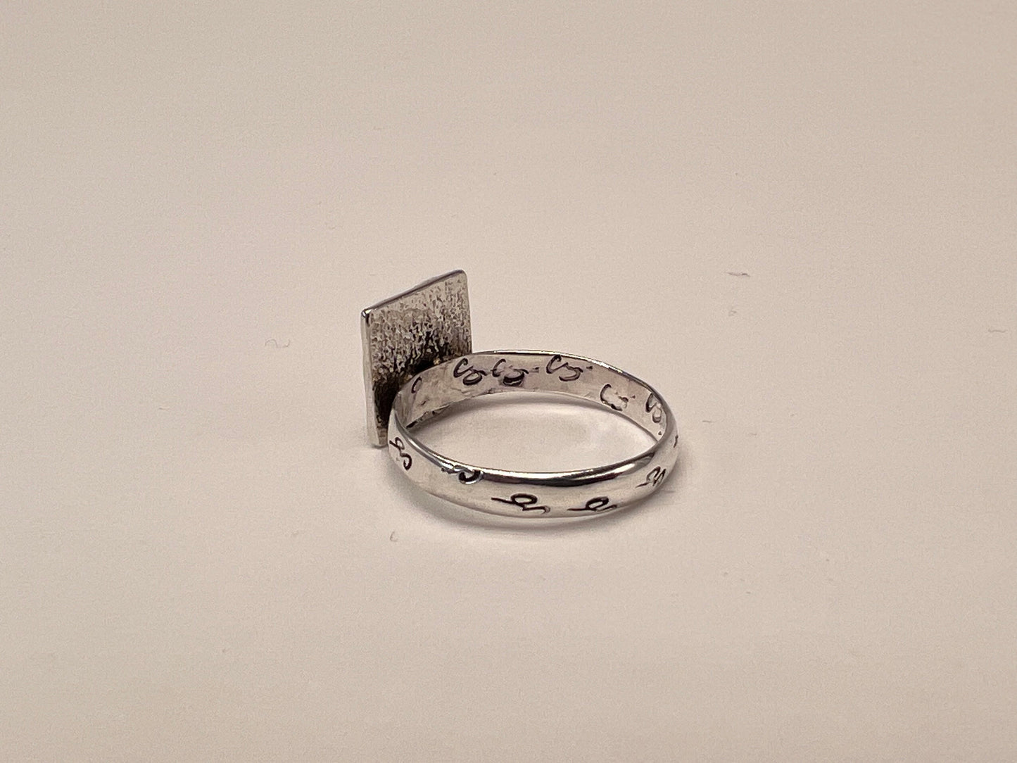 Mountain design ring